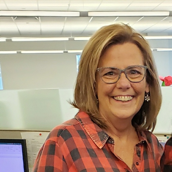 Meet your Posher, Darlene - Picture 1 of 1